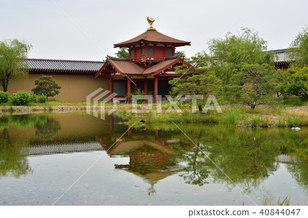 Higashi-in Garden (Pond and blue sky) 40844047