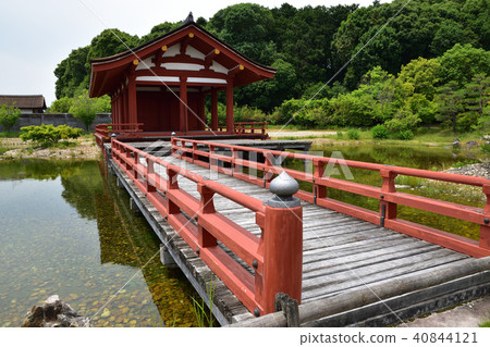 Toein Garden (pond and vermillion) 40844121