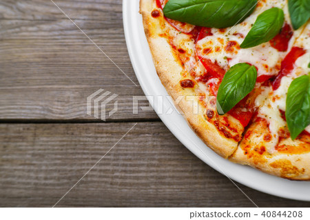 Margherita Italian pizza, flat lay with copyspace Margherita Italian pizza, flat lay with copyspace 40844208