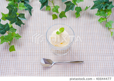 Desert sweet ice cream 40844477