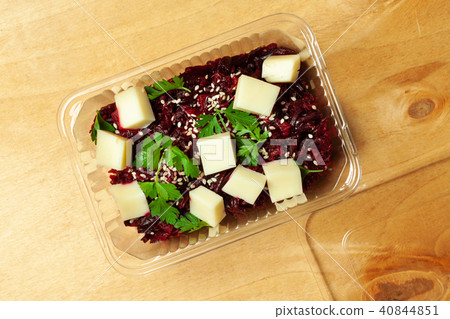 Salad of beetroot and cheese 40844851