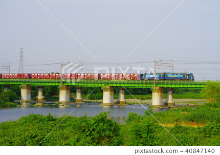 火車穿過多摩河橋 40847140