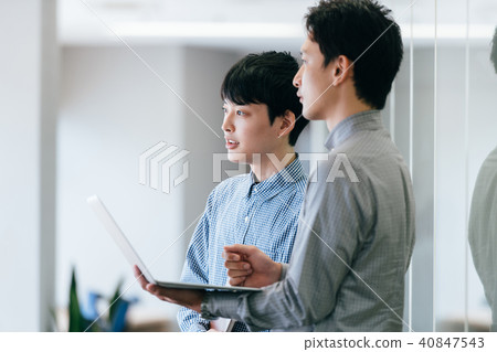 Casual business scene Casual business scene 40847543