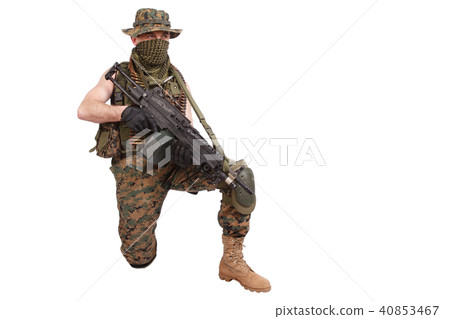 US MARINES with M249 machine gun 40853467