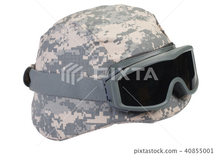kevlar helmet with a camouflage cover and goggles 40855001