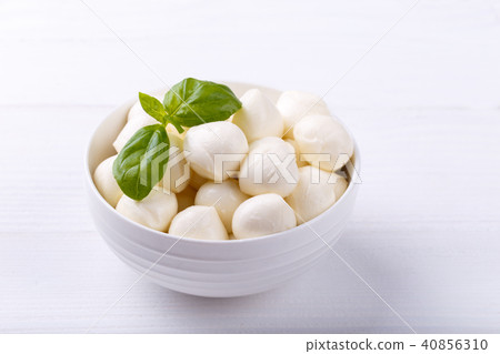 Italian mozzarella cheese 40856310