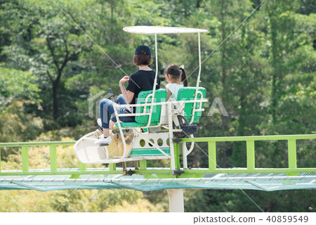 有父母和孩子的遊樂園 有父母和孩子的遊樂園 40859549