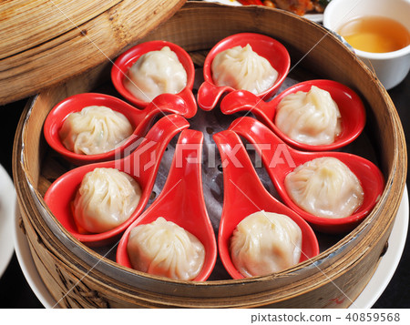 Xiao Long Tang Bao-Steamed pork soup dumplings     40859568