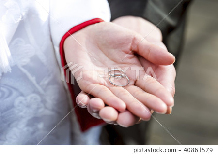 Japanese wedding ring on sale finger