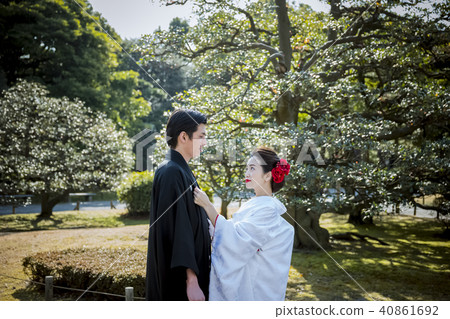 Japanese dress wedding bride and groom 40861692