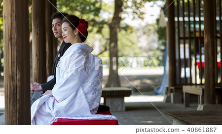 Japanese dress wedding bride and groom 40861887