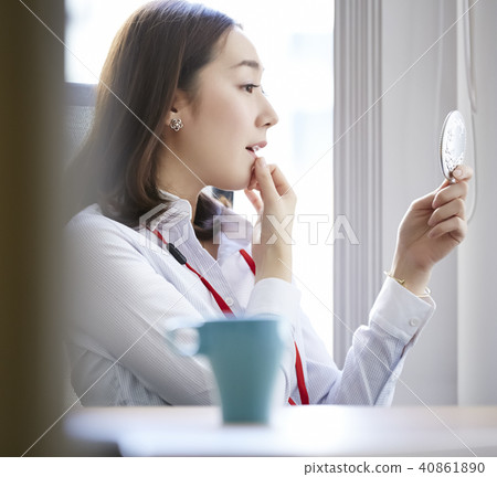 組成化妝的女商人 40861890