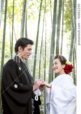 Japanese dress wedding bride and groom 40862200