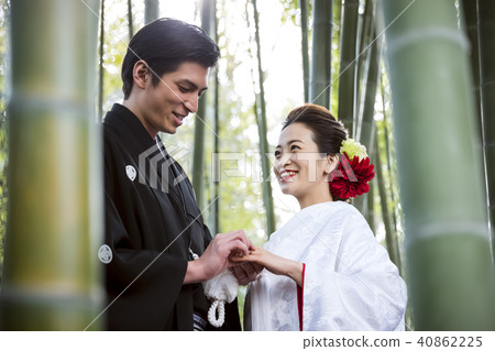 Japanese dress wedding bride and groom 40862225