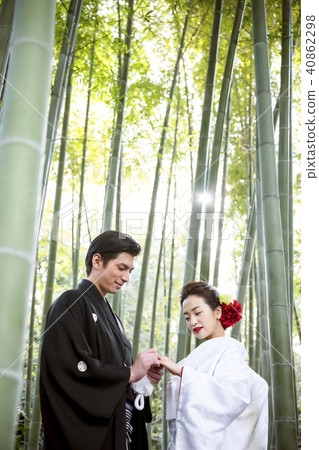 Japanese dress wedding bride and groom 40862298