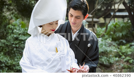 Japanese dress wedding bride and groom 40862390