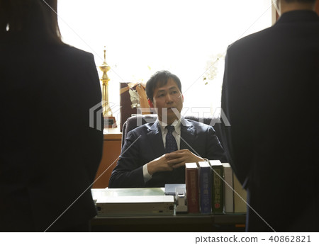 Staff who receive school instructions 40862821