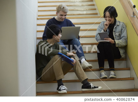 International Campus Life International Campus Life 40862874