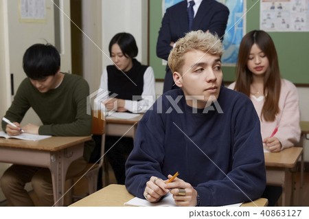 學校之夜的學生 學校之夜的學生 40863127
