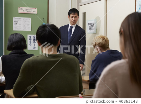 學校之夜的學生 學校之夜的學生 40863148