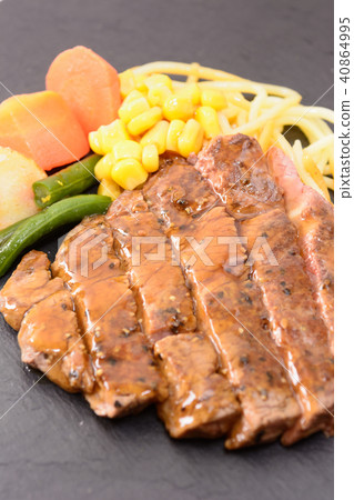 美味的里脊牛排 美味的里脊牛排 40864995