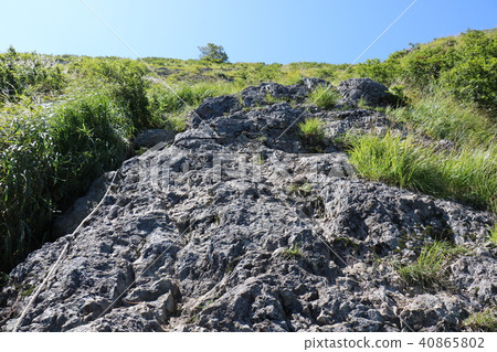Rocky field under the summit of Aizu Asahi Rocky field under the summit of Aizu Asahi 40865802