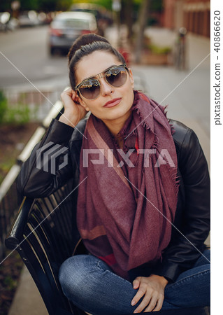 beautiful young girl in Chicago, beautiful weather beautiful young girl in Chicago, beautiful weather 40866620