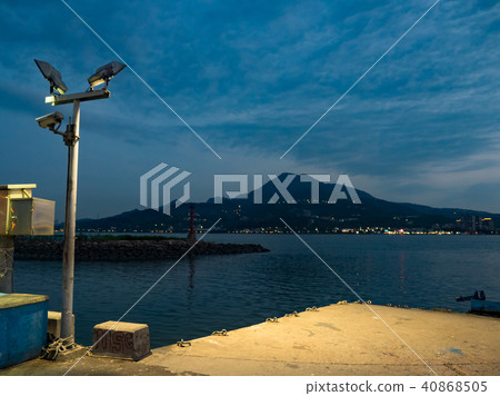 Evening pier 40868505