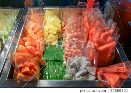 Bagged fruit 40869862