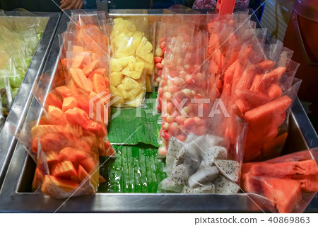 Bagged fruit 40869863