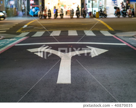 Double indicator road Double indicator road 40870035