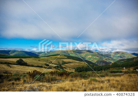 Beautiful natural landscape 40874328