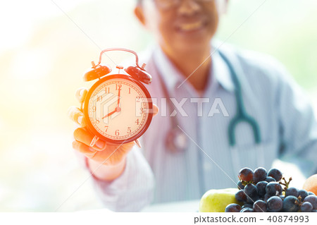 Times to diet doctor clock and fruit good health 40874993