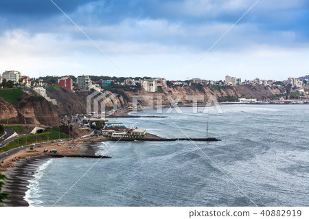 coastline and coastal road 40882919