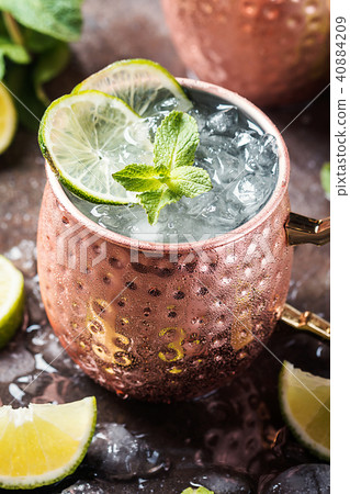 Moscow mule cocktail 40884209