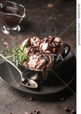 Chocolate coffee ice cream 40884348