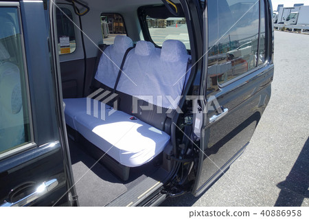 輪椅兼容的出租車 40886958