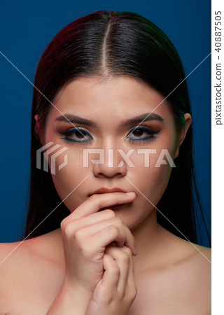 Fashion studio portrait Fashion studio portrait 40887505