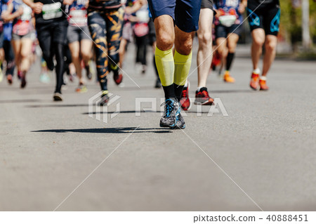 group of men and women runners group of men and women runners 40888451