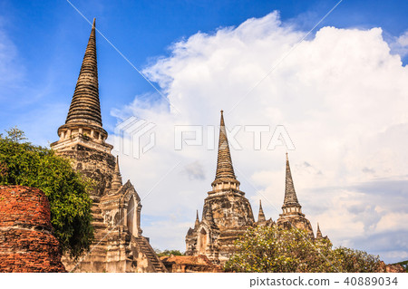 Asian pagodas in Wat Phra Sri Sanphet, Ayuthaya Asian pagodas in Wat Phra Sri Sanphet, Ayuthaya 40889034