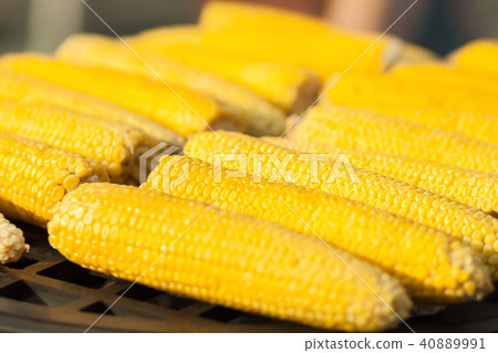 Grilled corn. Vegetable barbecue. 40889991