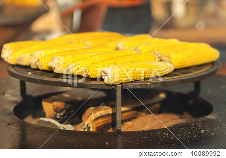Grilled corn. Vegetable barbecue. Grilled corn. Vegetable barbecue. 40889992