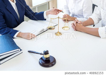 Teamwork of business lawyer colleagues, Having meeting with team 40892153
