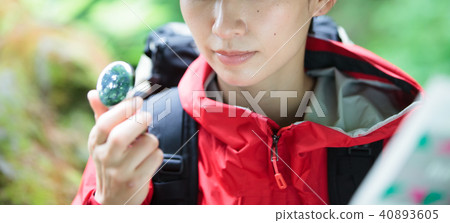 一名登山女子 40893605