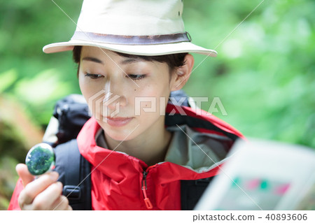 一名登山女子 40893606