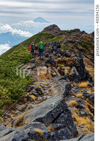 Yatsugatake山脈的登山者·Yokodake山脊線和富士山遙遠的看法 40894156