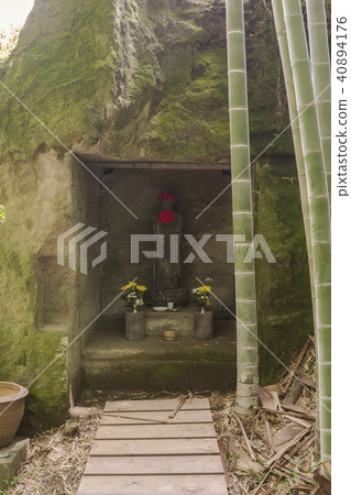 Jizo Takami (Kagakura City Fan Gagoya) in the bamboo forest of Hidemakiji Jizo Takami (Kagakura City Fan Gagoya) in the bamboo forest of Hidemakiji 40894176