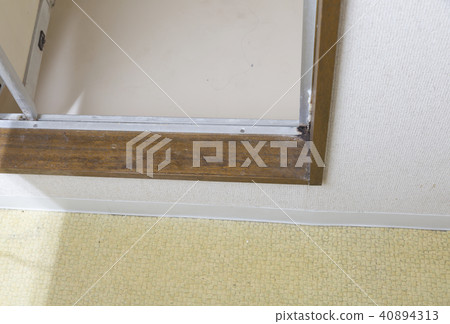 房屋·裝修·之前·之後·材料·單元公共汽車門框·之前·拆卸之前 房屋·裝修·之前·之後·材料·單元公共汽車門框·之前·拆卸之前 40894313