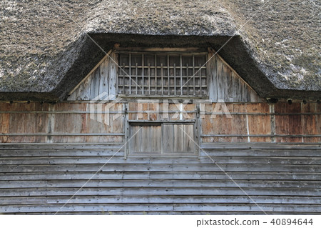 The roof of the roof and the plate wall of the beef cottage in Chikoku Highway 40894644