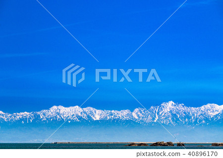 《Toyama Prefecture》 Tateyama mountain range seen from Amaharashi coast 《Toyama Prefecture》 Tateyama mountain range seen from Amaharashi coast 40896170